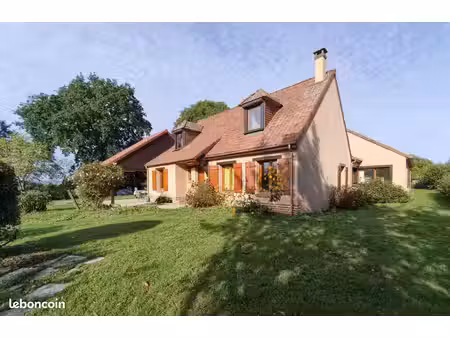 maison 9 pièces 227 m²