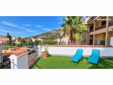 amélie-les-bains - superbe t2 rénové de 38 m² avec terrasse exceptionnelle de 50 m²