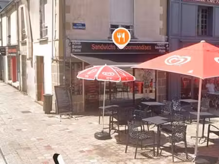 immeuble avec commerce et appartement