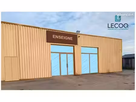 cellule commerciale / bureaux 295 m² à saint berthevin