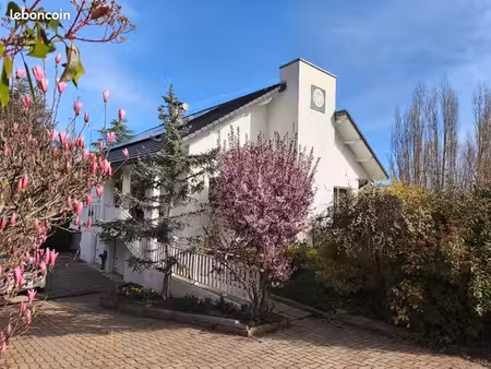 maison 6 pièces 141 m²