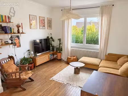 maison mitoyenne ancienne entièrement rénovée – 2 chambres + bureau – jardin  garage et ca