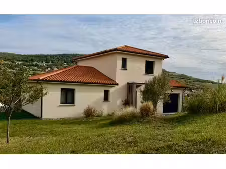 maison à veyre-monton avec piscine  sauna et vue dégagée sur terrain de 1 140 m²