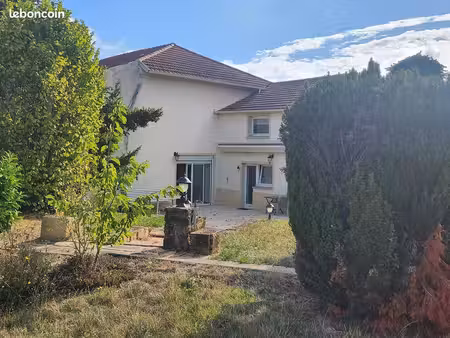 maison 7 pièces 202 m²