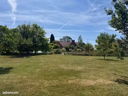 terrain à bâtir de 708 m² viabilisé en second rang