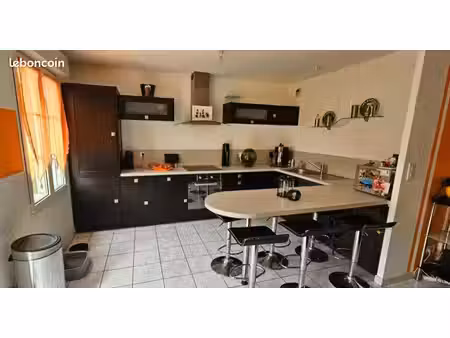 à louer – appartement t3 de 67 7 m² avec jardin et 2 parkings – lieuvillers (60130)