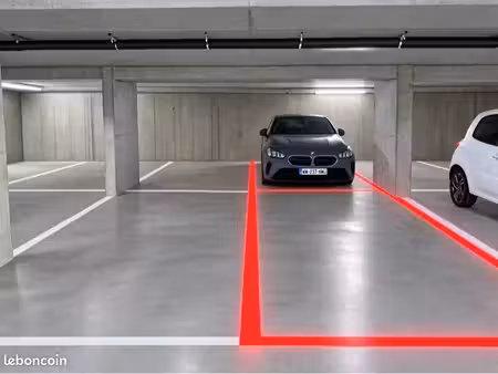 place de parking privative à louer - senlis