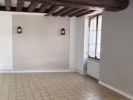 appartement 2 pièces 49 m² avec poutres apparentes – chambly  proche centre-ville et gare