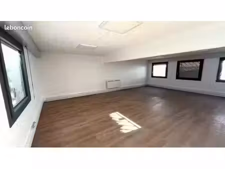 bureaux 72 m²