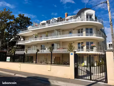 parking/box 14 m² chantilly
