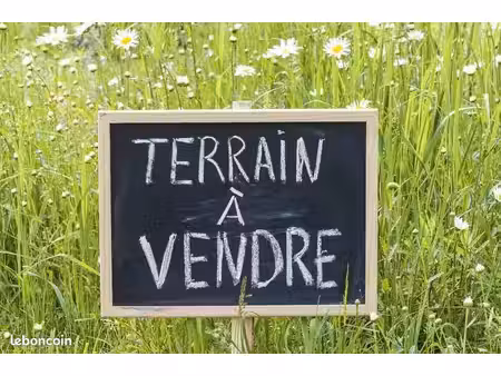 terrain constructible 700m2