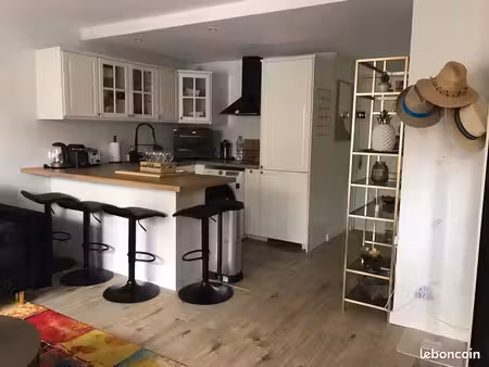 biarritz – bibi-beaurivage – t1 rénové avec balcon et parking privatif – vendu meublé