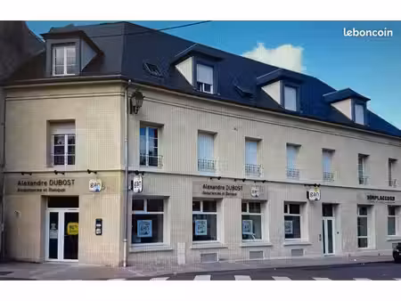 local professionnel en centre ville avec parking