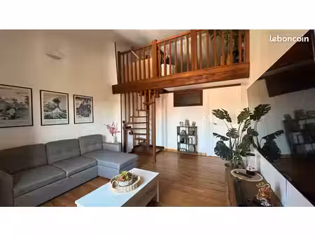 charmante maison de village  rénovée  de 74 m² habitables  avec garage  buanderie et toitu