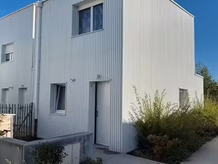 maison recente 2023-81m2-3 chambres-2 jardins-parking