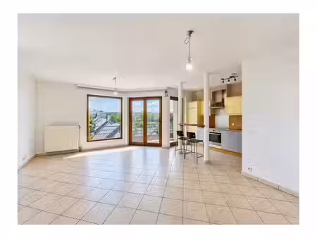 appartement à louer avec terrasse et 2 chambres   evere (vbe80891)