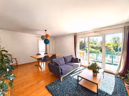 appartement t4 de 83m²  balcon  garage et cave