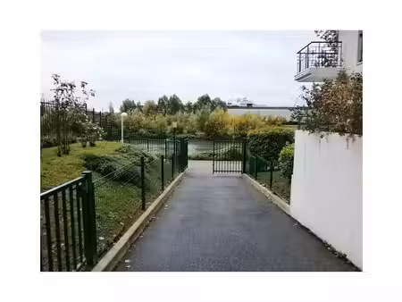 f2 - 45m ²