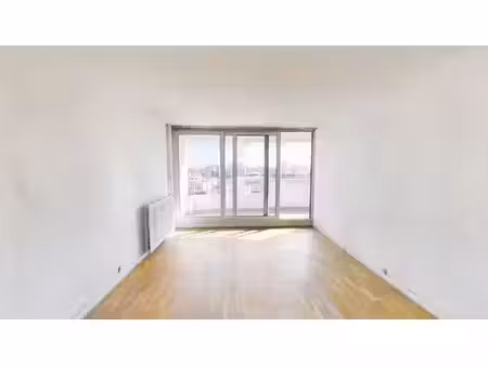 vend paris 18° - marx dormoy - 2 pièces d'environ 50 m² avec terrasse et vue dégagée