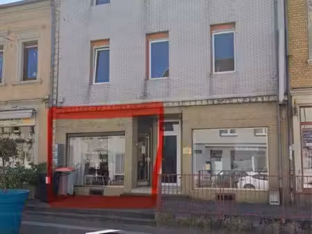 local commercial de 40 m² idéal pour salon de coiffure