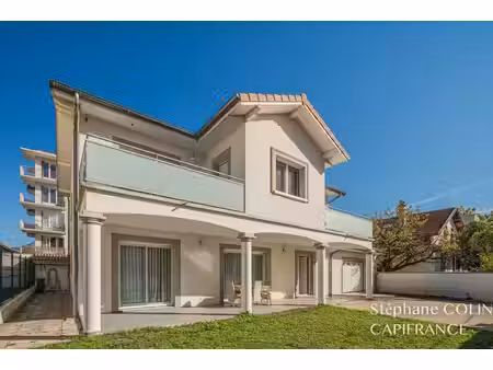 échirolles – belle maison familiale de 193 m² avec 5 chambres et grand garage