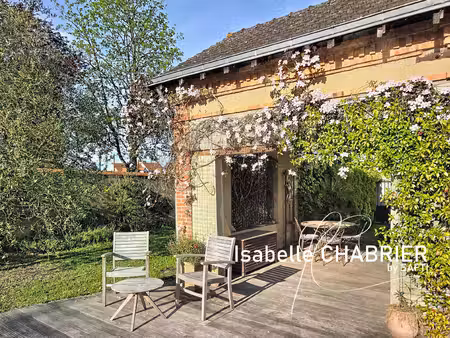 la fleche  maison familiale avec piscine