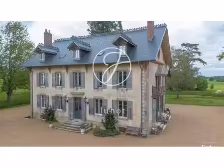 manoir à vendre à saint-saulge