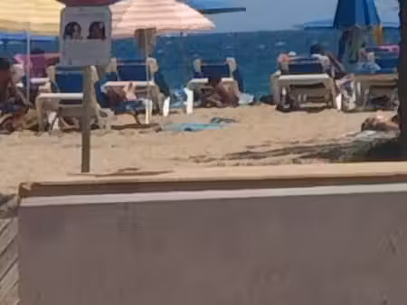 appartement à vendre 100m'' 300 plage y a n'a la piscine vous pouvez a louer saisonnière e