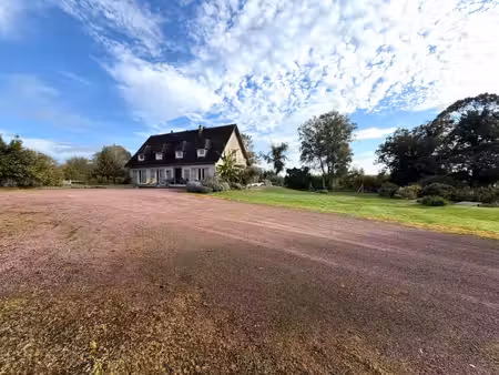 maison coup de cœur de 230 m²  5 chambres et 2 4 hectares carantilly (50)