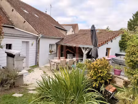 charmante maison spacieuse avec terrasse couverte  cuisine d