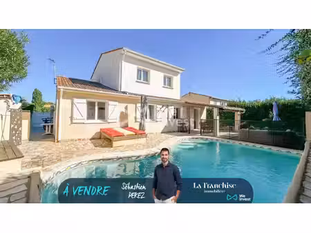 villa familiale t7 au calme et au coeur du village