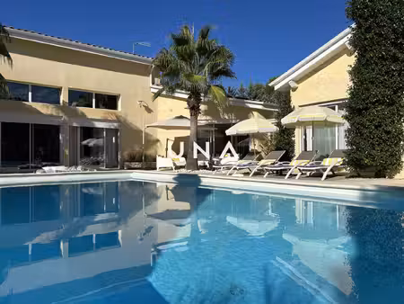à 3 km d'uzès villa contemporaine au charme californien