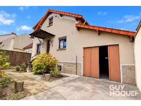 maison 5 pièces de 92 15 m² avec sous-sol  garage et terrasse
