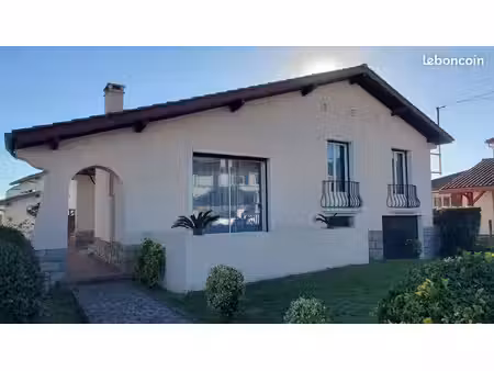 maison 5 pièces 100 m² quartier montbrun 64600 anglet