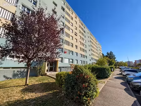 appartement 5 pièces 92 m²