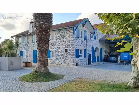 jolie ferme st raphael de caractère