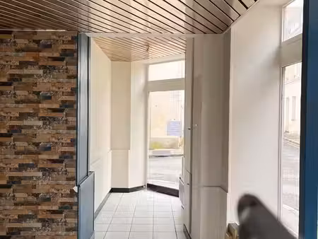à louer – local commercial de 32 m² avec vitrine – la flèche (72200)