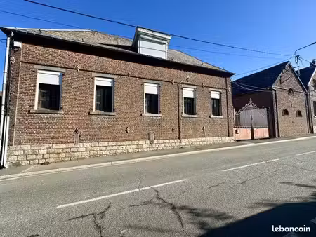 maison 9 pièces 140 m²