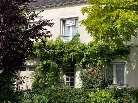 maison de ville en pleine verdure