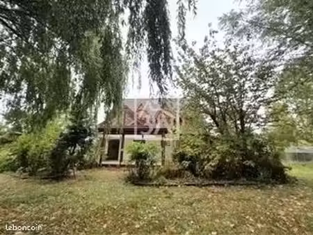 maison 9 pièces 201 m²