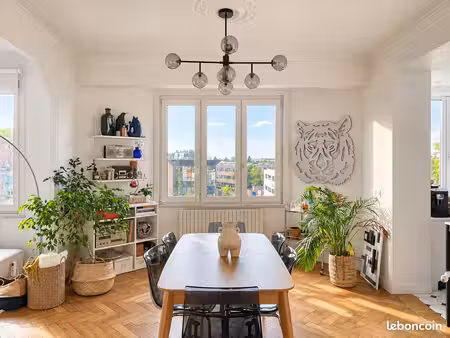 appartement traversant de 77 m²  lumineux et prestations haut de gamme