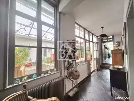 maison 10 pièces 261 m²