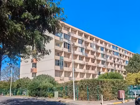 studio moderne avec balcon et parking  libre de suite