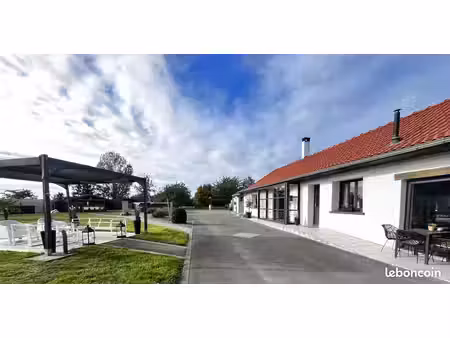 propriété 6 pièces 145 m²