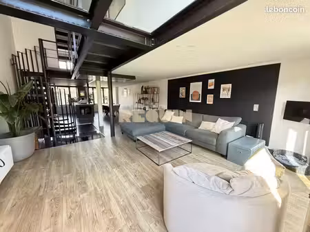 loft 4 pièces 168 m²