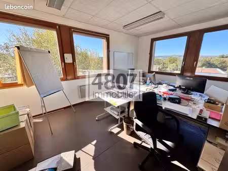 bureau 73 m²
