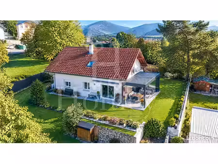 propriété 5 pièces 147 m²