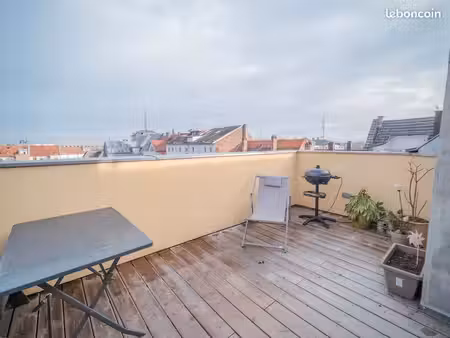 duplex 5 pièces au dernier étage  refait à neuf avec terrasse et vue sur la cathédrale