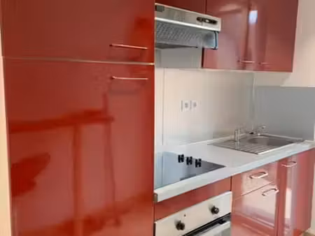 loue t2 à lornay dans maison à la campagne cuisine équipée poêle à granules 700 euros / mo