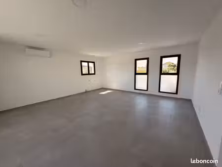 local commercial 74 m² villeneuve-de-la-raho